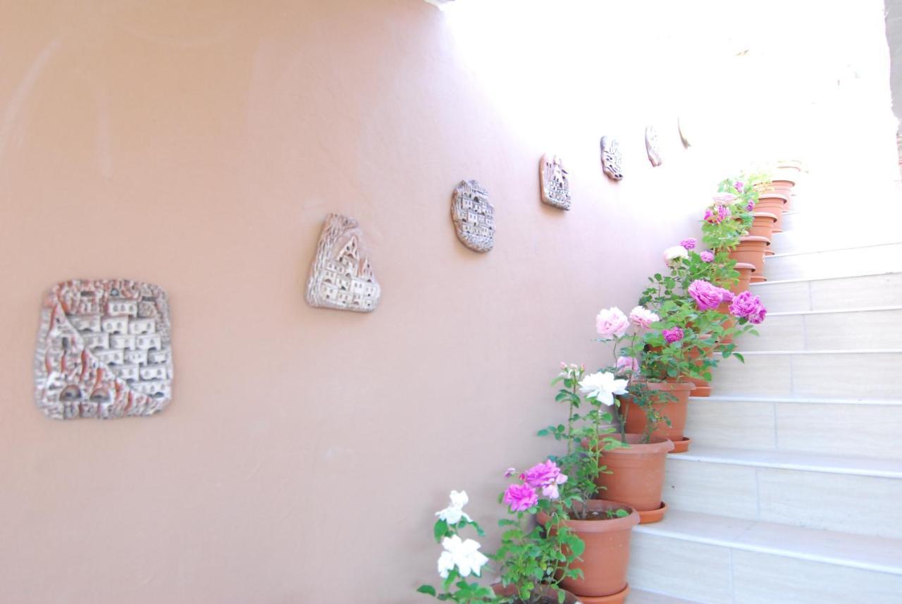 Kamelya Cave Hostel (Adults Only) เกอเรเม ภายนอก รูปภาพ