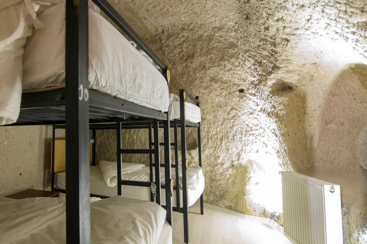 Kamelya Cave Hostel (Adults Only) เกอเรเม ภายนอก รูปภาพ