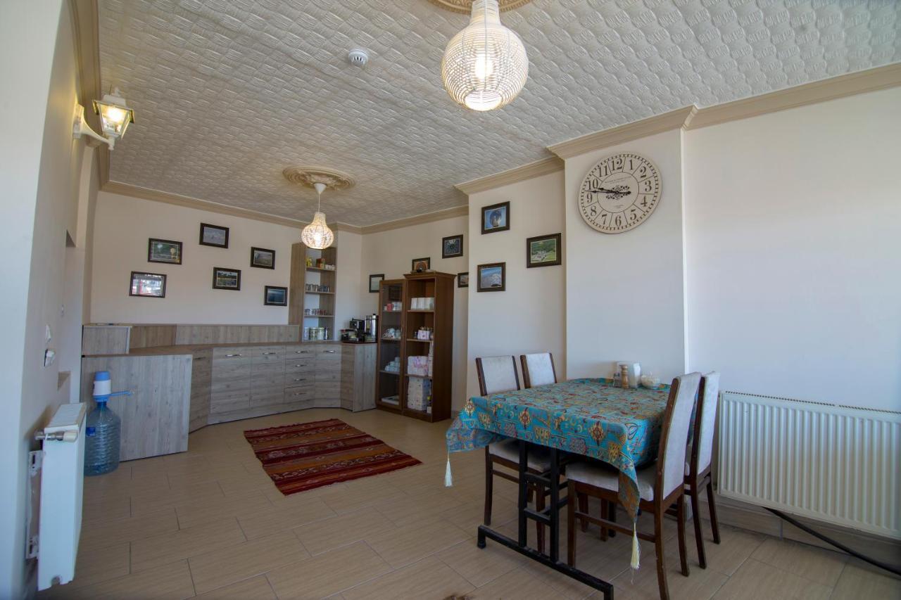 Kamelya Cave Hostel (Adults Only) เกอเรเม ภายนอก รูปภาพ