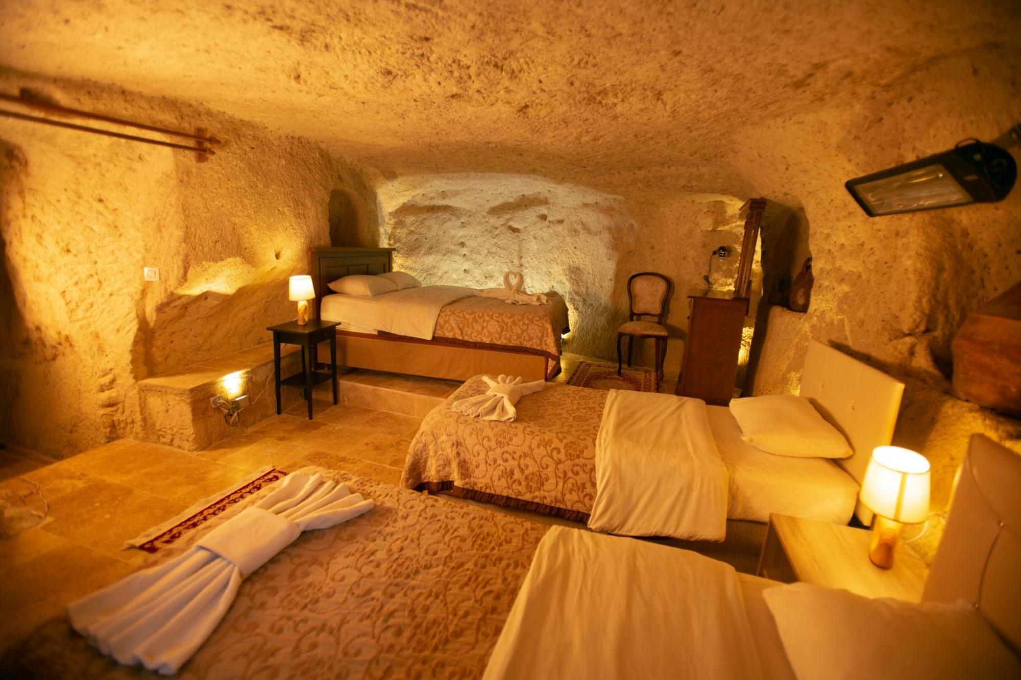 Kamelya Cave Hostel (Adults Only) เกอเรเม ภายนอก รูปภาพ