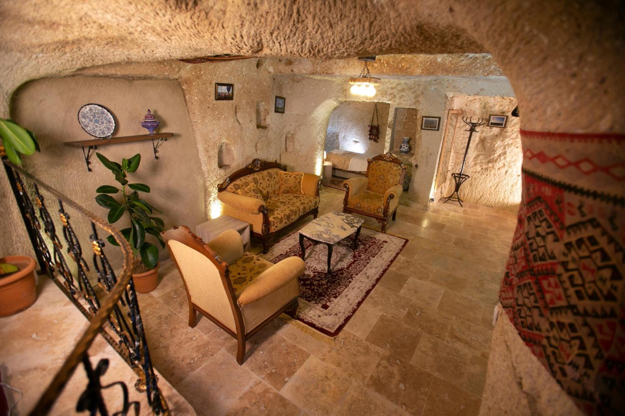 Kamelya Cave Hostel (Adults Only) เกอเรเม ภายนอก รูปภาพ