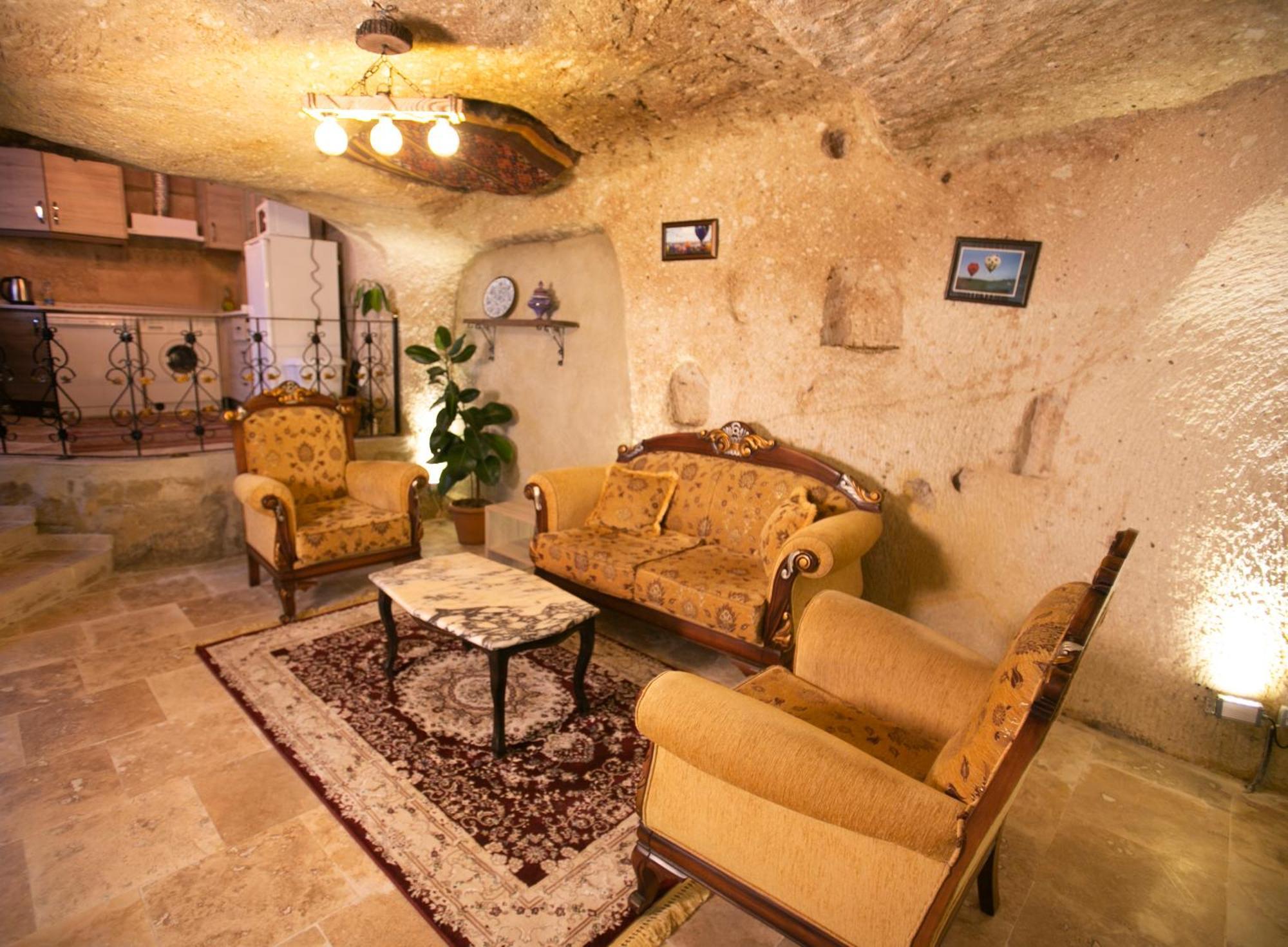 Kamelya Cave Hostel (Adults Only) เกอเรเม ภายนอก รูปภาพ