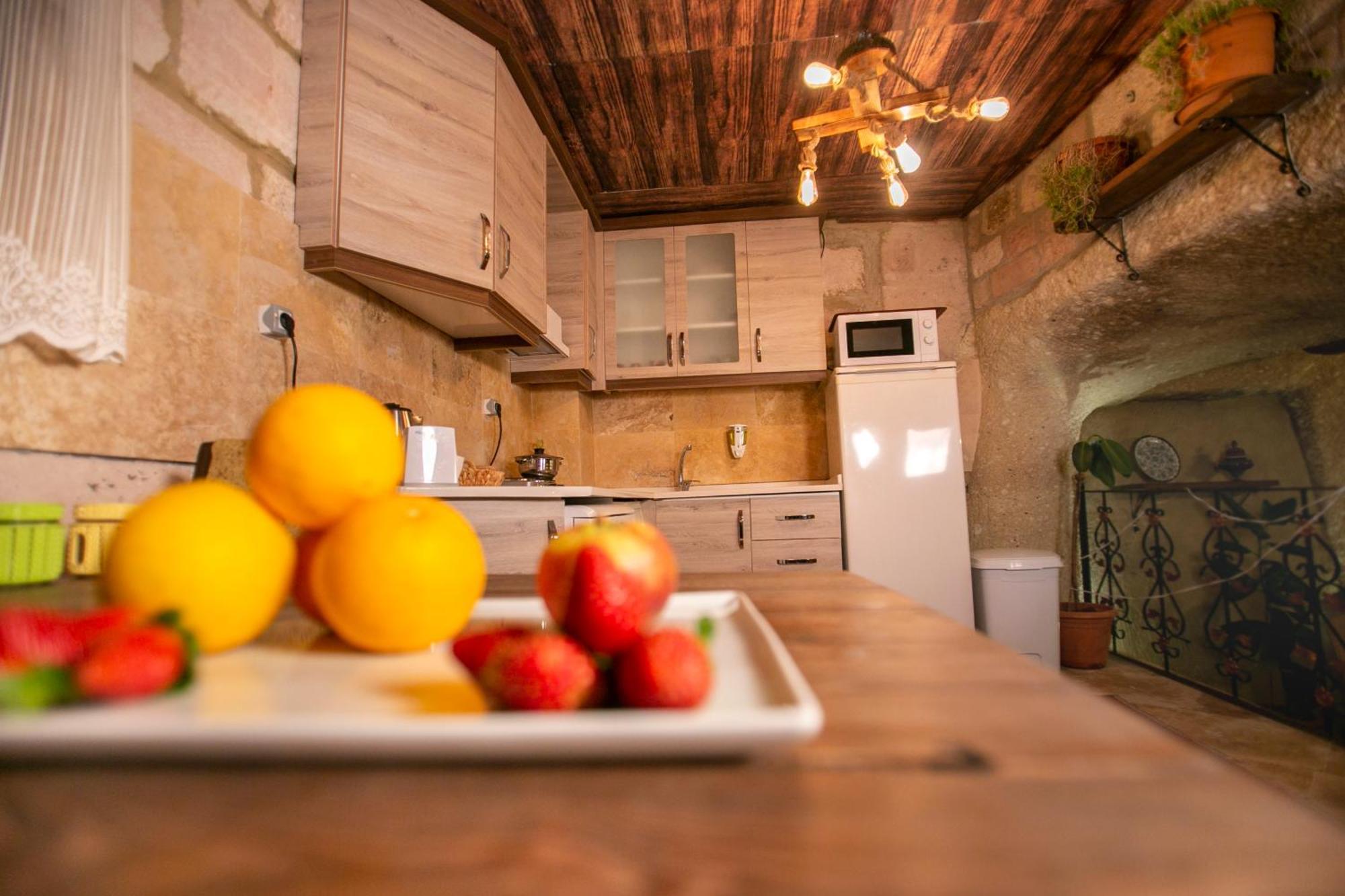 Kamelya Cave Hostel (Adults Only) เกอเรเม ภายนอก รูปภาพ