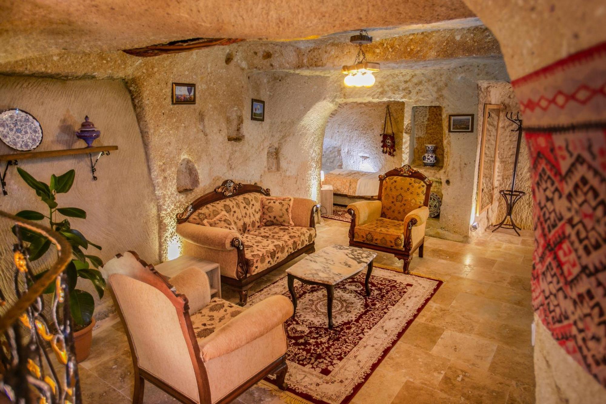 Kamelya Cave Hostel (Adults Only) เกอเรเม ภายนอก รูปภาพ