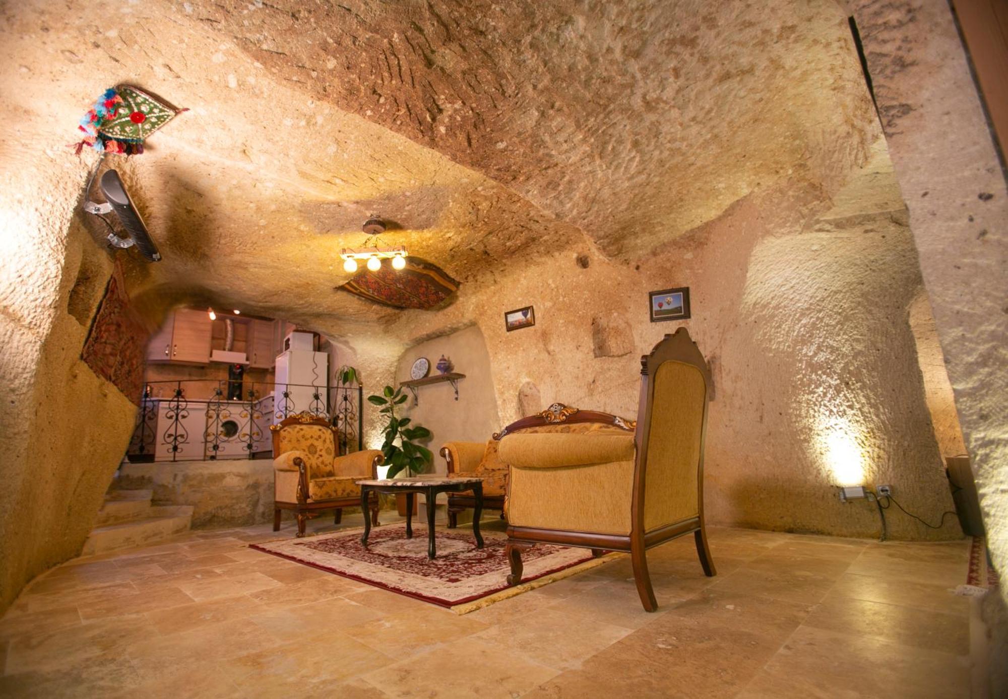 Kamelya Cave Hostel (Adults Only) เกอเรเม ภายนอก รูปภาพ