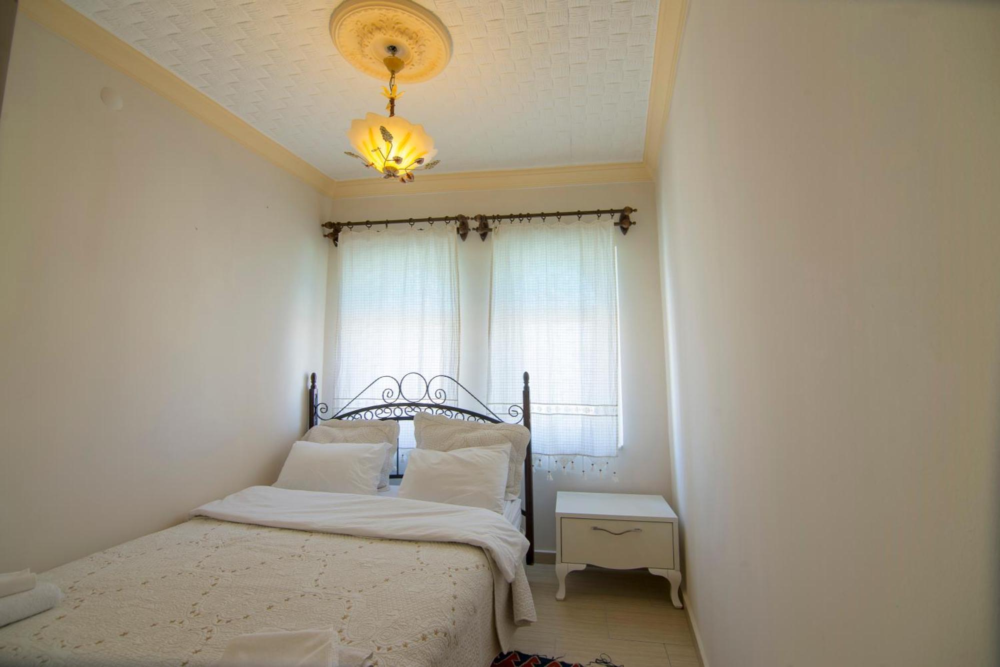 Kamelya Cave Hostel (Adults Only) เกอเรเม ภายนอก รูปภาพ