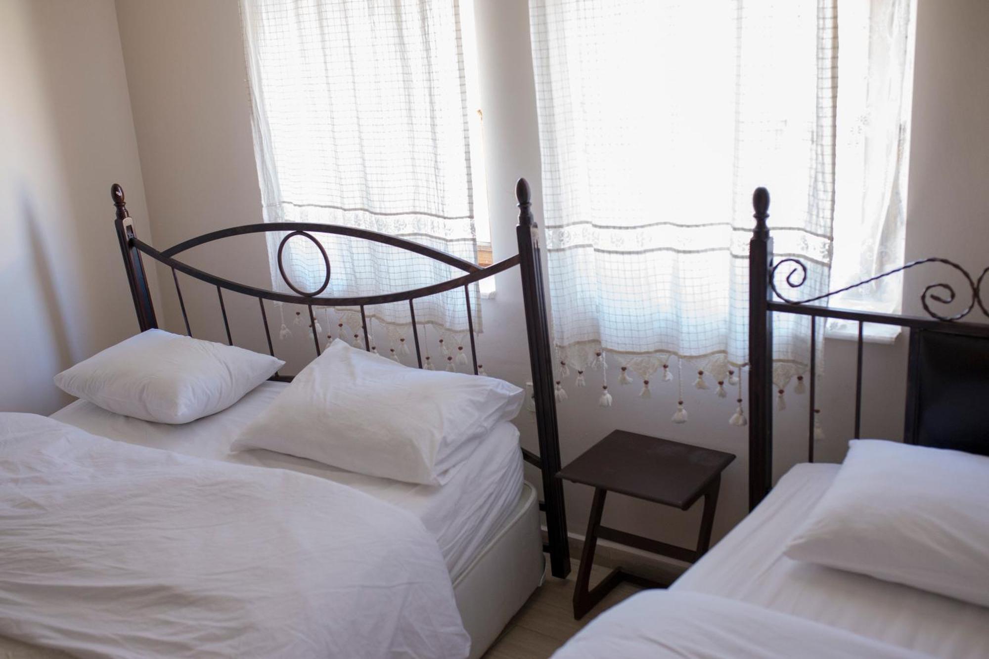Kamelya Cave Hostel (Adults Only) เกอเรเม ภายนอก รูปภาพ