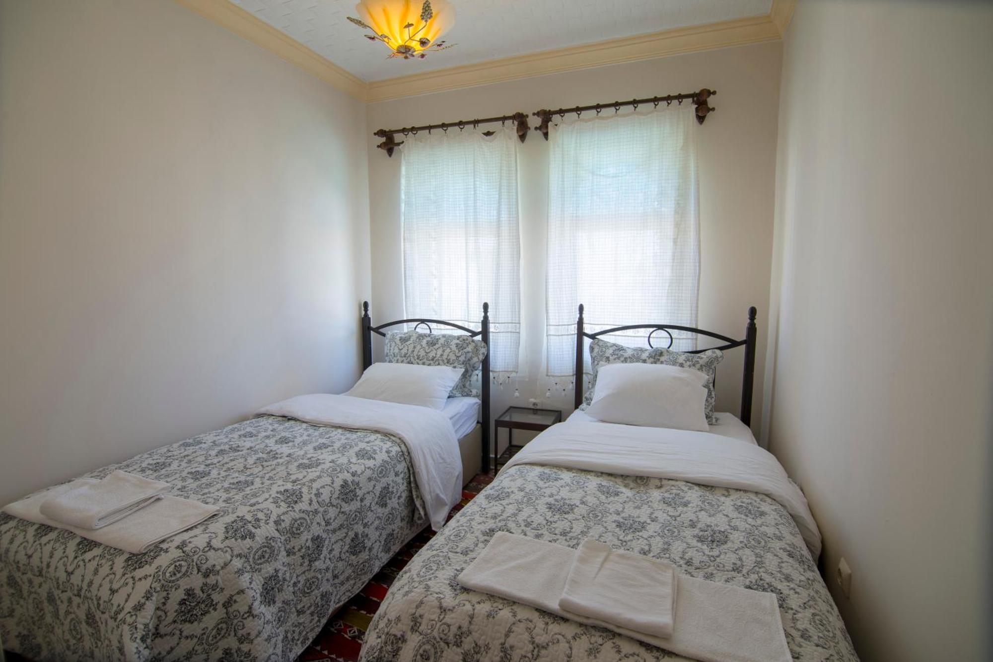 Kamelya Cave Hostel (Adults Only) เกอเรเม ภายนอก รูปภาพ