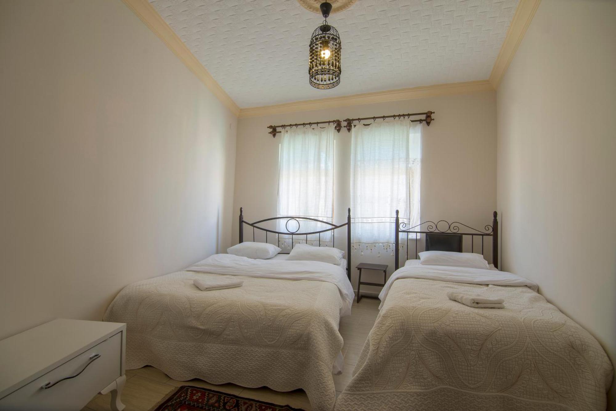 Kamelya Cave Hostel (Adults Only) เกอเรเม ภายนอก รูปภาพ