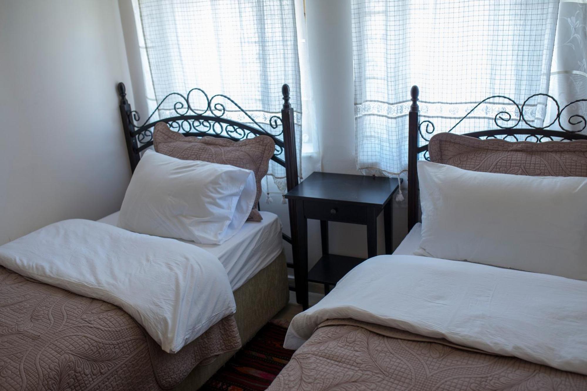 Kamelya Cave Hostel (Adults Only) เกอเรเม ภายนอก รูปภาพ