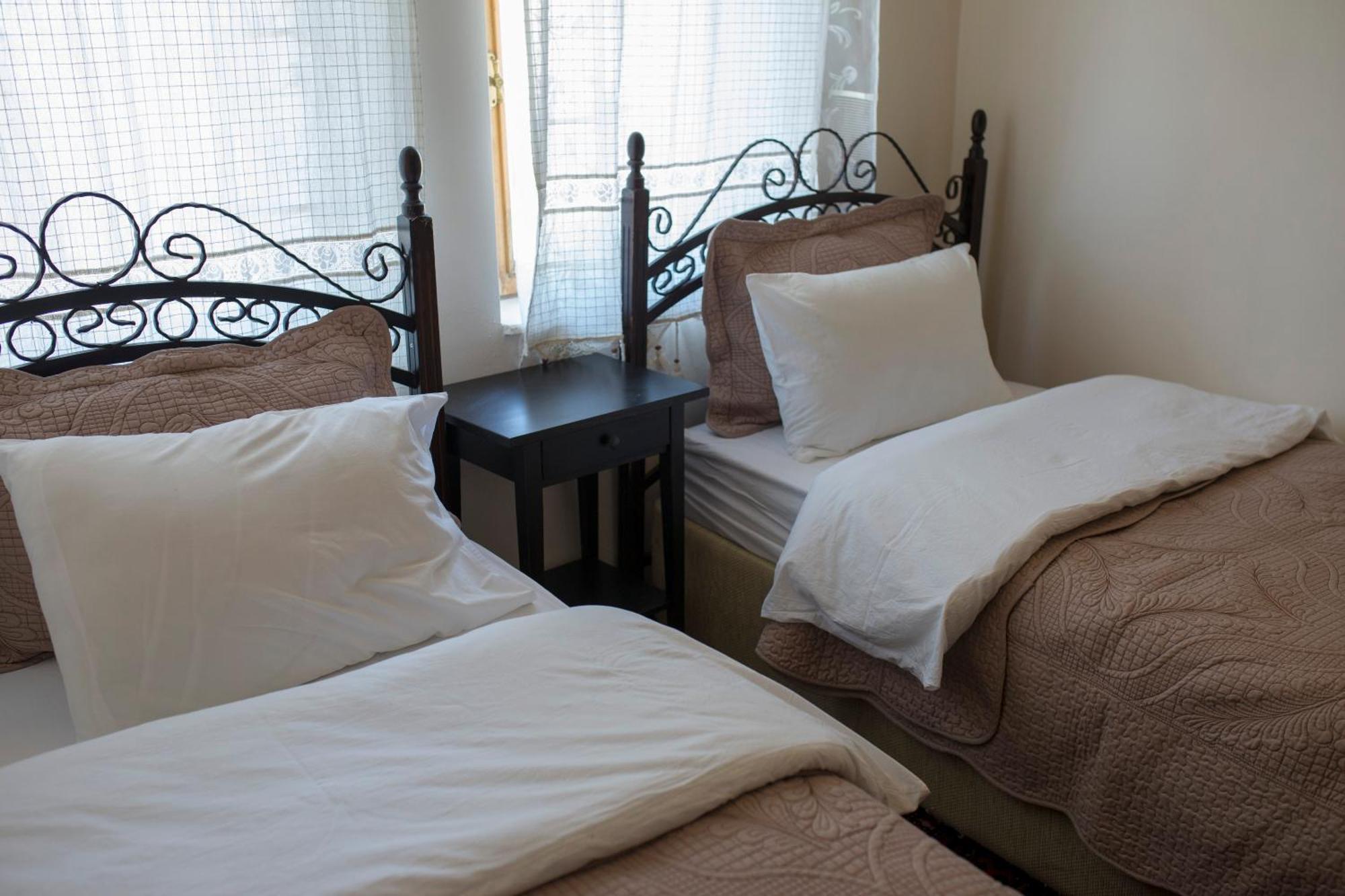 Kamelya Cave Hostel (Adults Only) เกอเรเม ภายนอก รูปภาพ